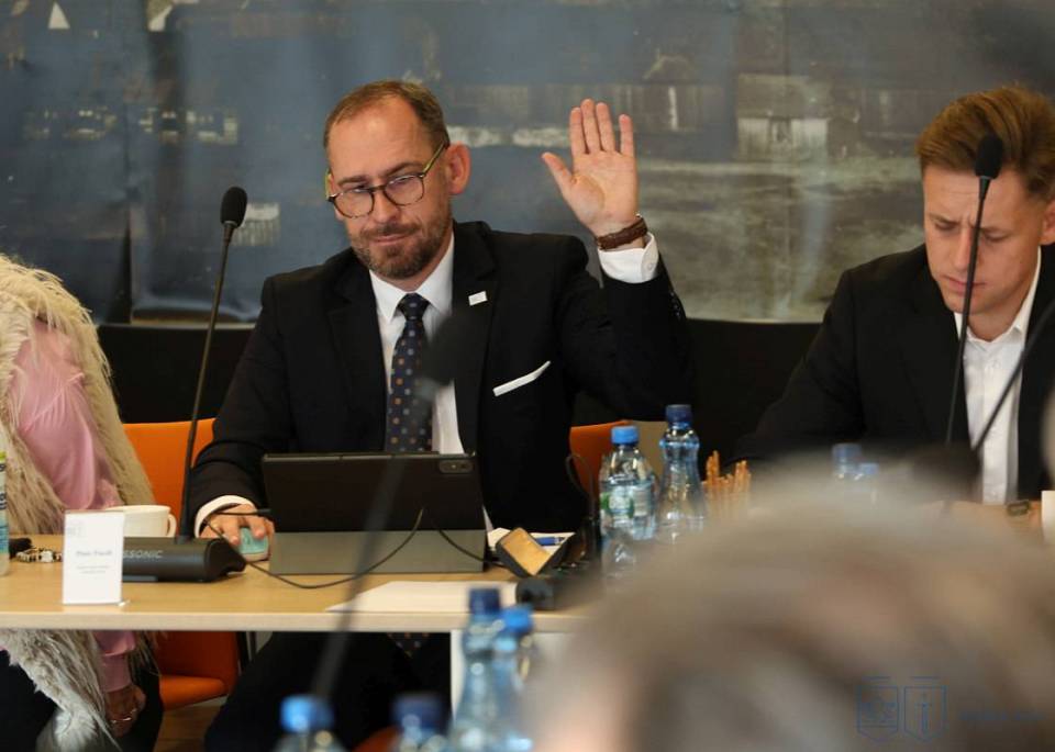 Tunel zamiast rogatek? Rada Miasta Zduńska Wola jednogłośnie za rozwiązaniem problemu przejazdu kolejowego