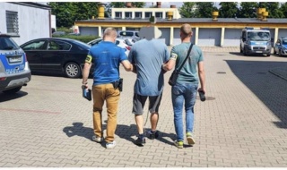 Zabójstwo i profanacja zwłok. Dramatyczne sceny pod Kutnem. Aresztowanemu 37-latkowi grozi dożywocie