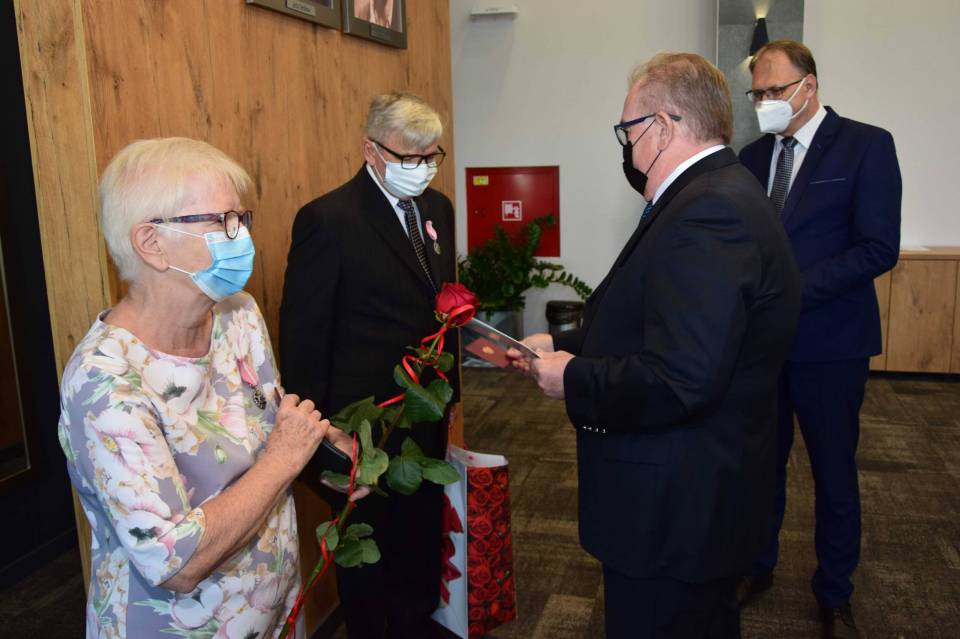 Piękne jubileusze małżeństw z Radomska. Prezydent Andrzej Duda przyznał im odznaczenia