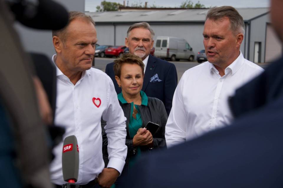 Donald Tusk z wizytą w Łęczycy. Odwiedził jedną z firm transportowych