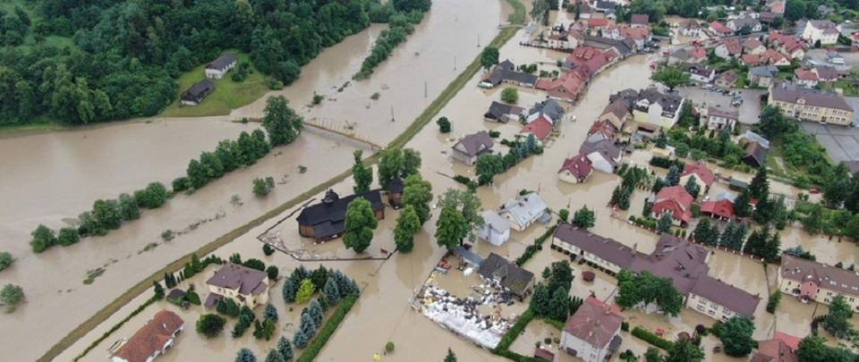 Powodzie w Polsce: Wójt Gminy Rawa Mazowiecka organizuje akcję pomocową