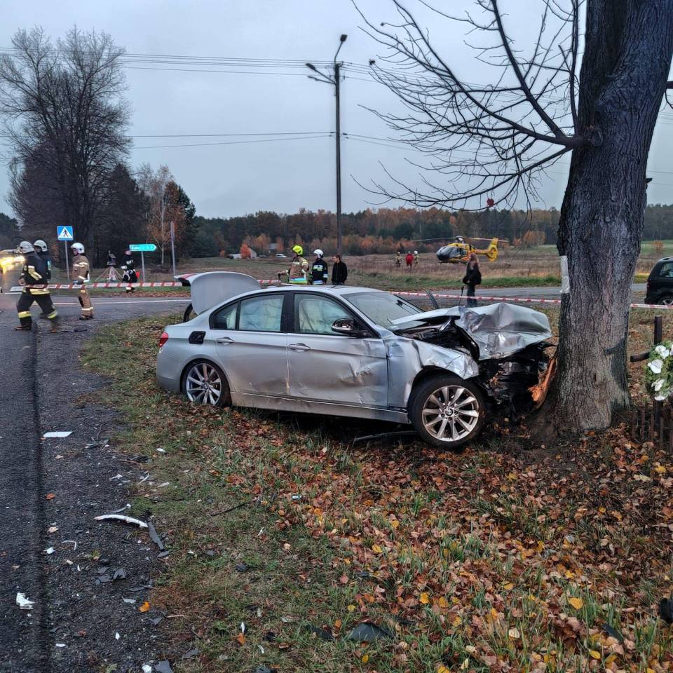 Kolejna drogowa tragedia w naszym regionie. Śmiertelny wypadek w gminie Drużbice. Nie żyje 64-latek [Foto]