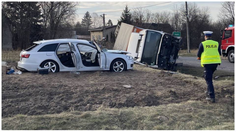 Poważny wypadek w gminie Zelów. Na miejscu lądował śmigłowiec LPR