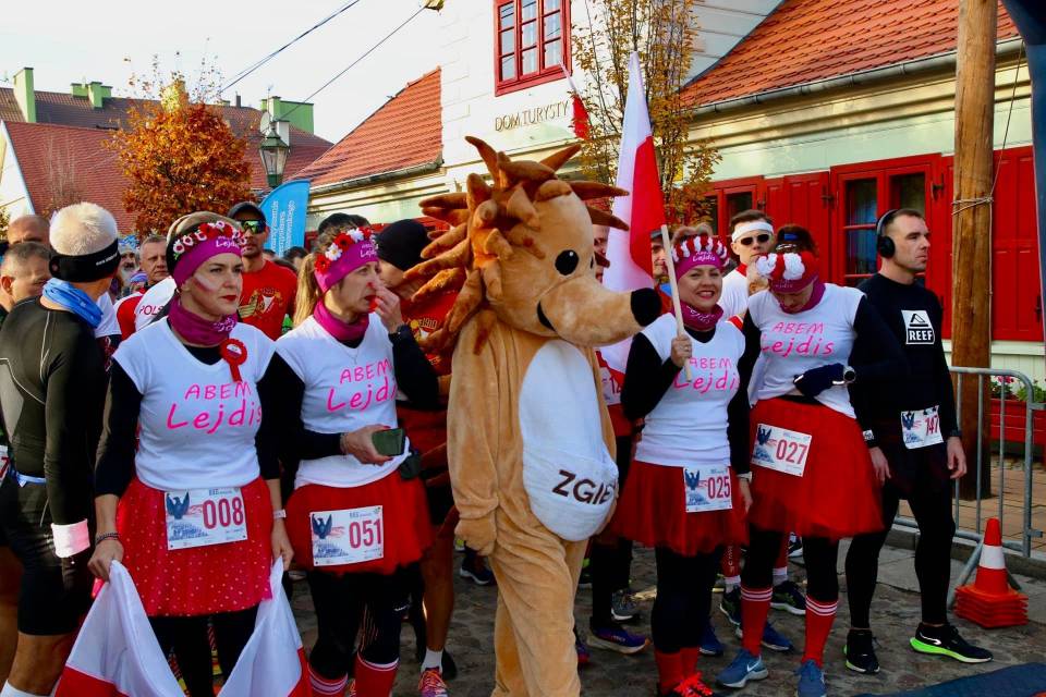 Bieg Niepodległości w Zgierzu: Utrudnienia w ruchu i zmiany w komunikacji miejskiej